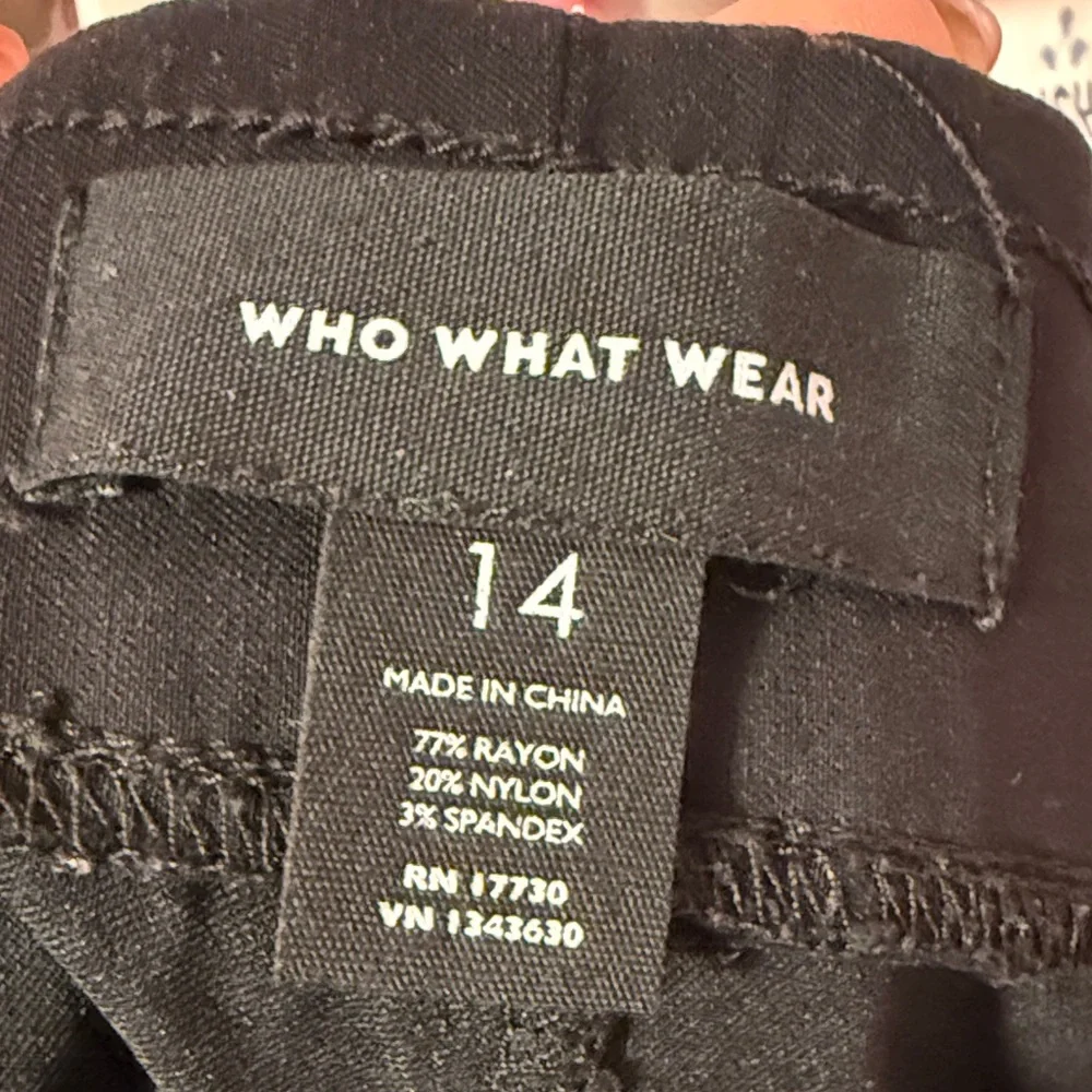 Who What Wear Classic Black Cropped Pants - Picture 3 of 3